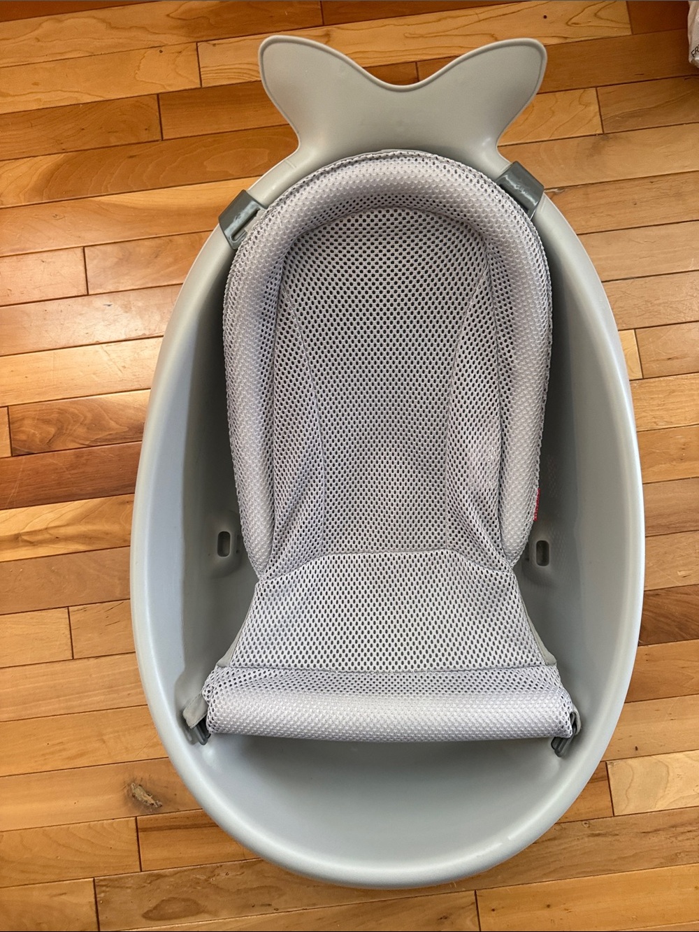 Skip-hop baby bath